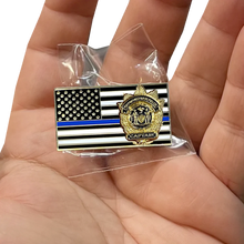 Load image into Gallery viewer, NYPD Captain New York City Police Department Thin Blue Line Flag Lapel Pin PBX-004-C P-006A