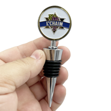 Load image into Gallery viewer, L&#39;Chaim Wine Bottle Stopper Bottle gift present ornament Hanukkah Passover Bar Mitzvah Bat Mitzvah Jewish Israel Shabbot Shabbos Manischewitz BL1-13A - www.ChallengeCoinCreations.com