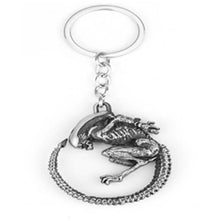 Load image into Gallery viewer, Large Alien Inspired Predator Head Mask Keychain Key Rings Metal AVP Halloween Gift - www.ChallengeCoinCreations.com