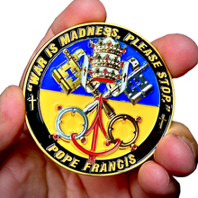 Load image into Gallery viewer, Pope Francis Catholic Church Vatican Volodymyr Zelenskyy President of Ukraine Military Ukrainian Armed Forces Challenge Coin EL13-002